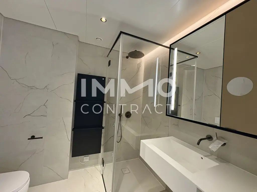 Ausblick wohin das Auge reicht: Geräumiges Apartment mit Annehmlichkeiten (Gym, Pool, Spa, Lounges,)
