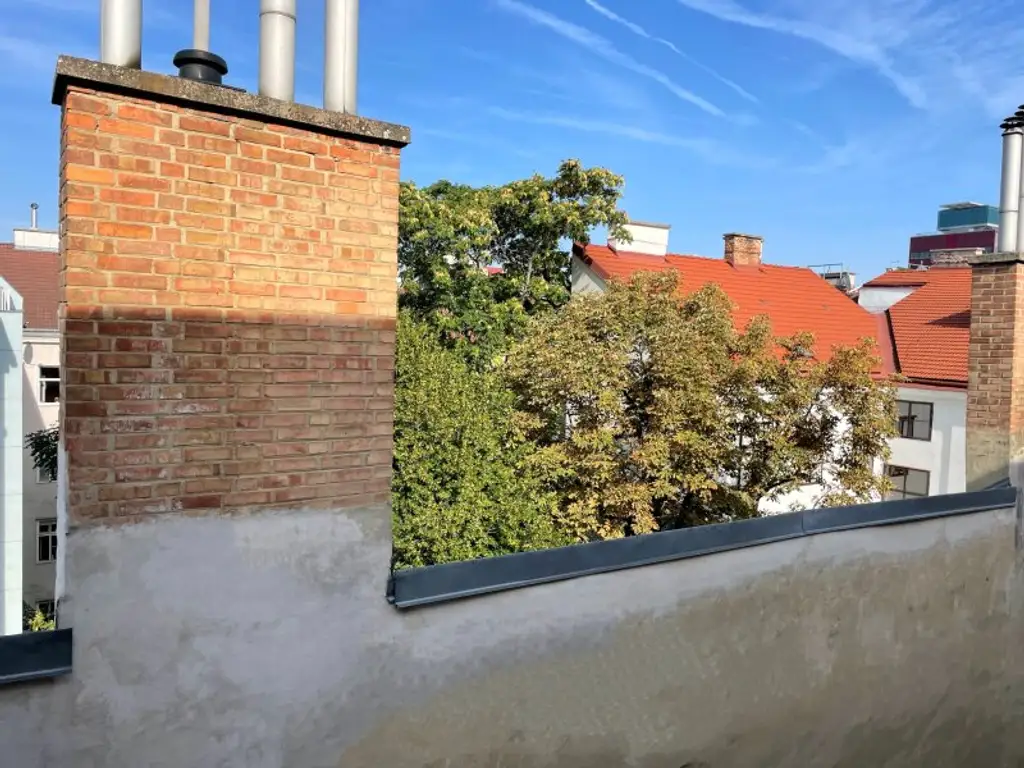 Dachgeschosswohnung -  Erstbezug nach Generalsanierung
