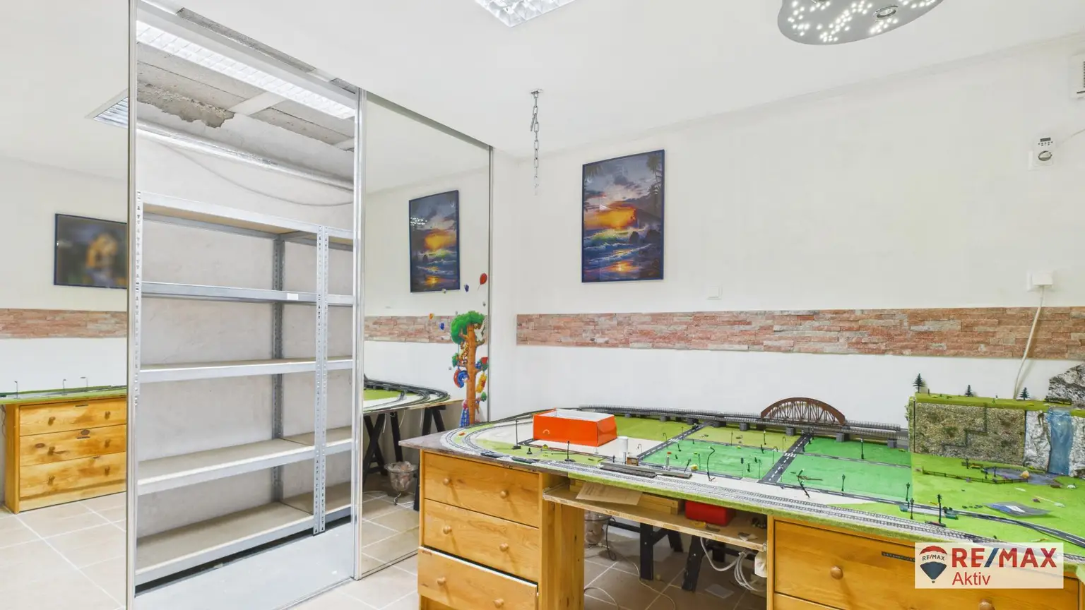 Rustikaler Charme trifft moderne Technik – Einfamilienhaus mit Galerie in Toplage Strasshof