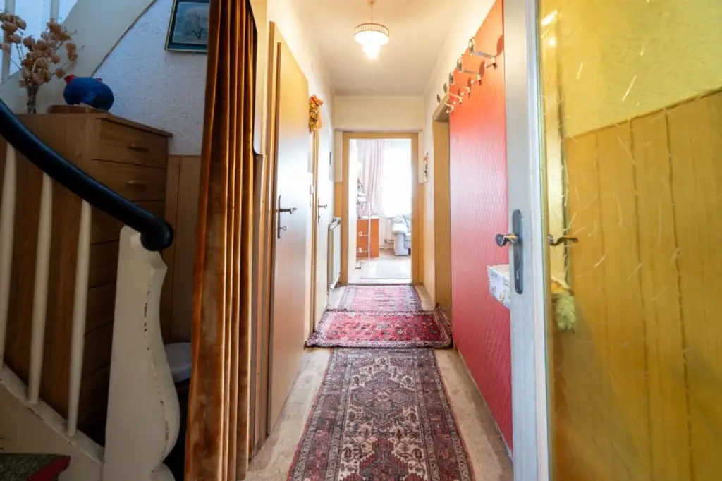 Ruhig, grün, perfekt – 4-Zimmer-Haus mit Garage und Garten in Keferfeld