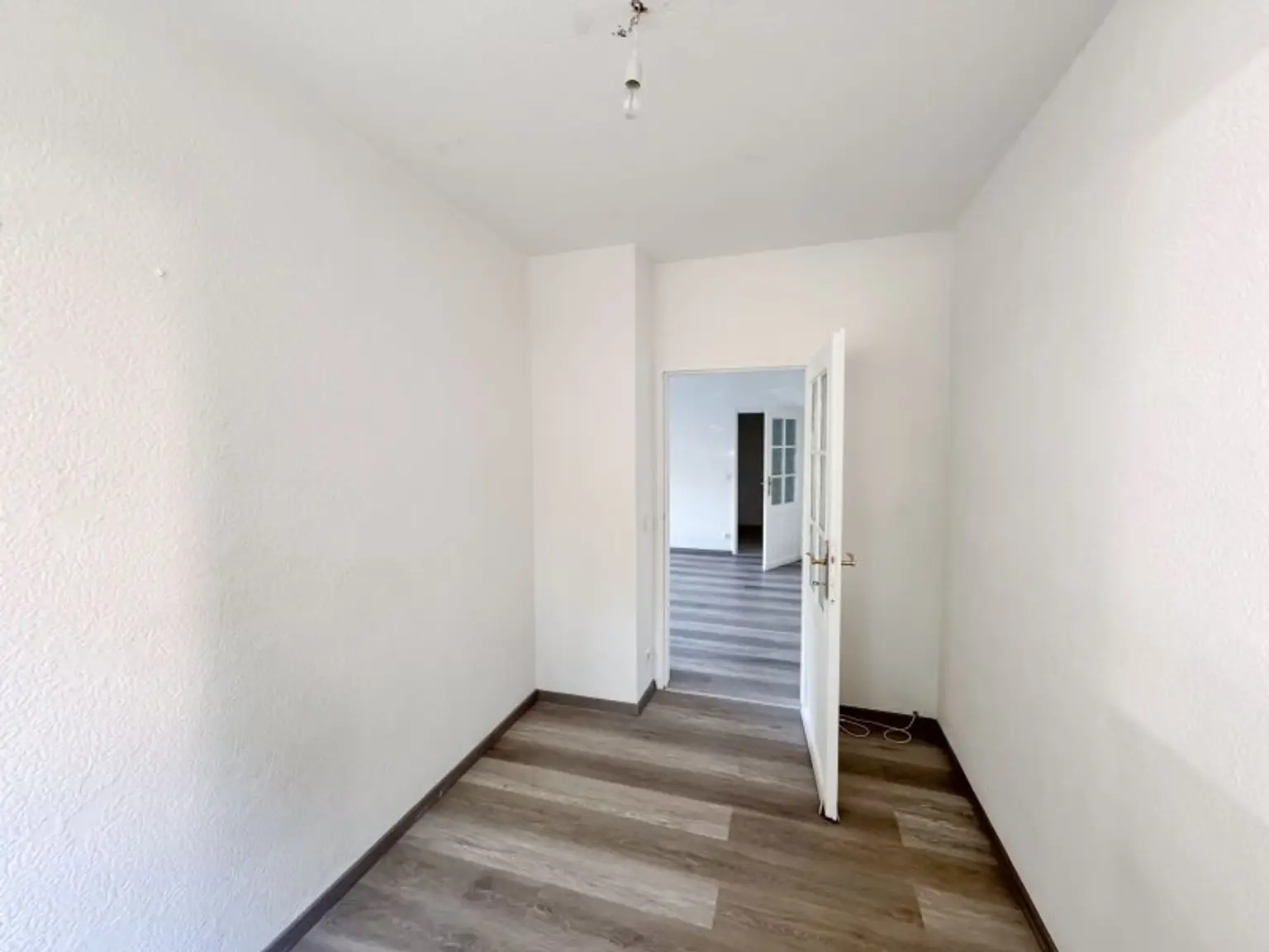 3-Zimmer-Wohnung in Mödling/Hinterbrühl – Blick auf Burgruine & Wienerwald 🌿