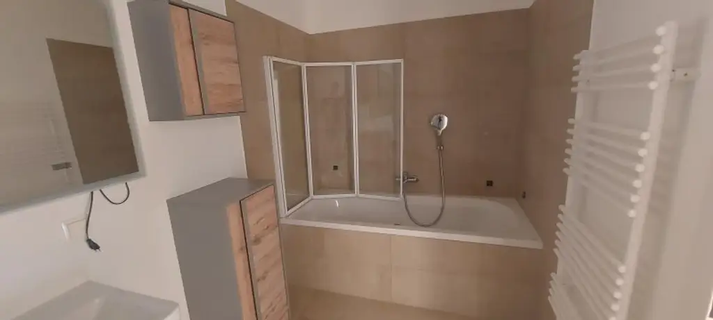 3-Zimmer-Wohnung mit 2 Balkonen und Tiefgaragenstellplatz (Top 8)