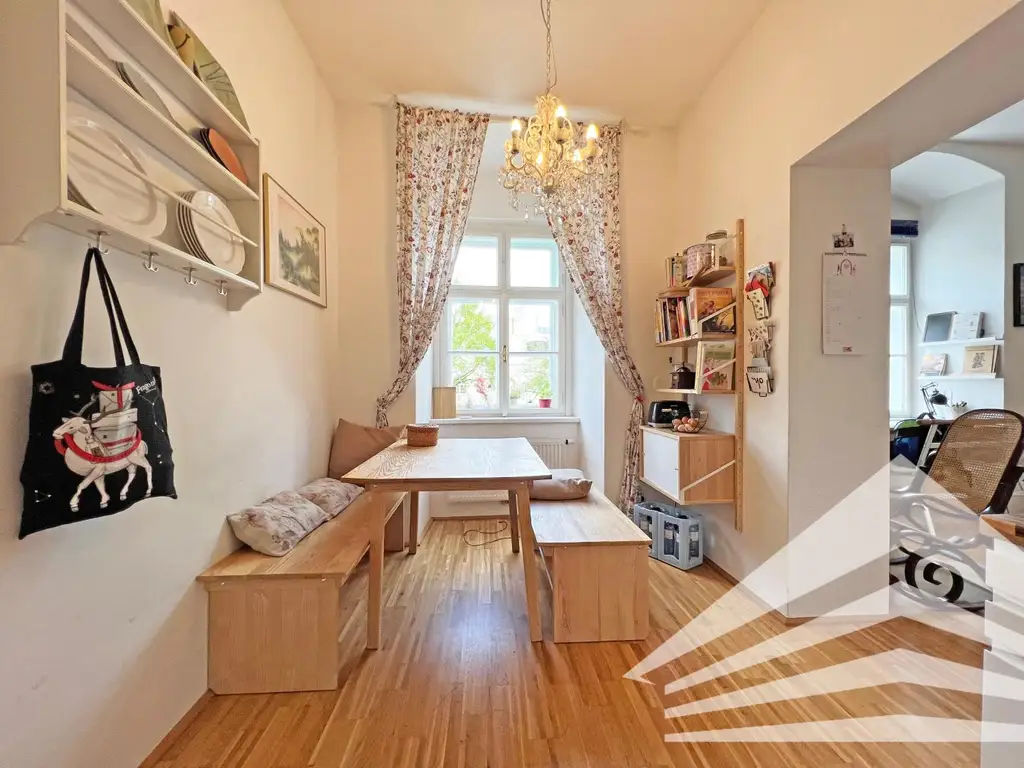 Stilvolle 3 Zimmer-Altbauwohnung mit DAN-Küche an der Donaulände