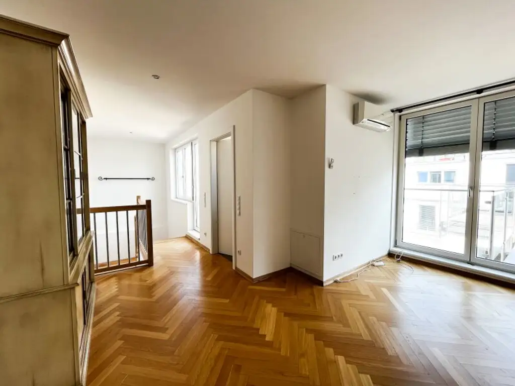 DACHTERRASSENMIETE, Nähe Börse / Rudolfsplatz - teilmöbliert