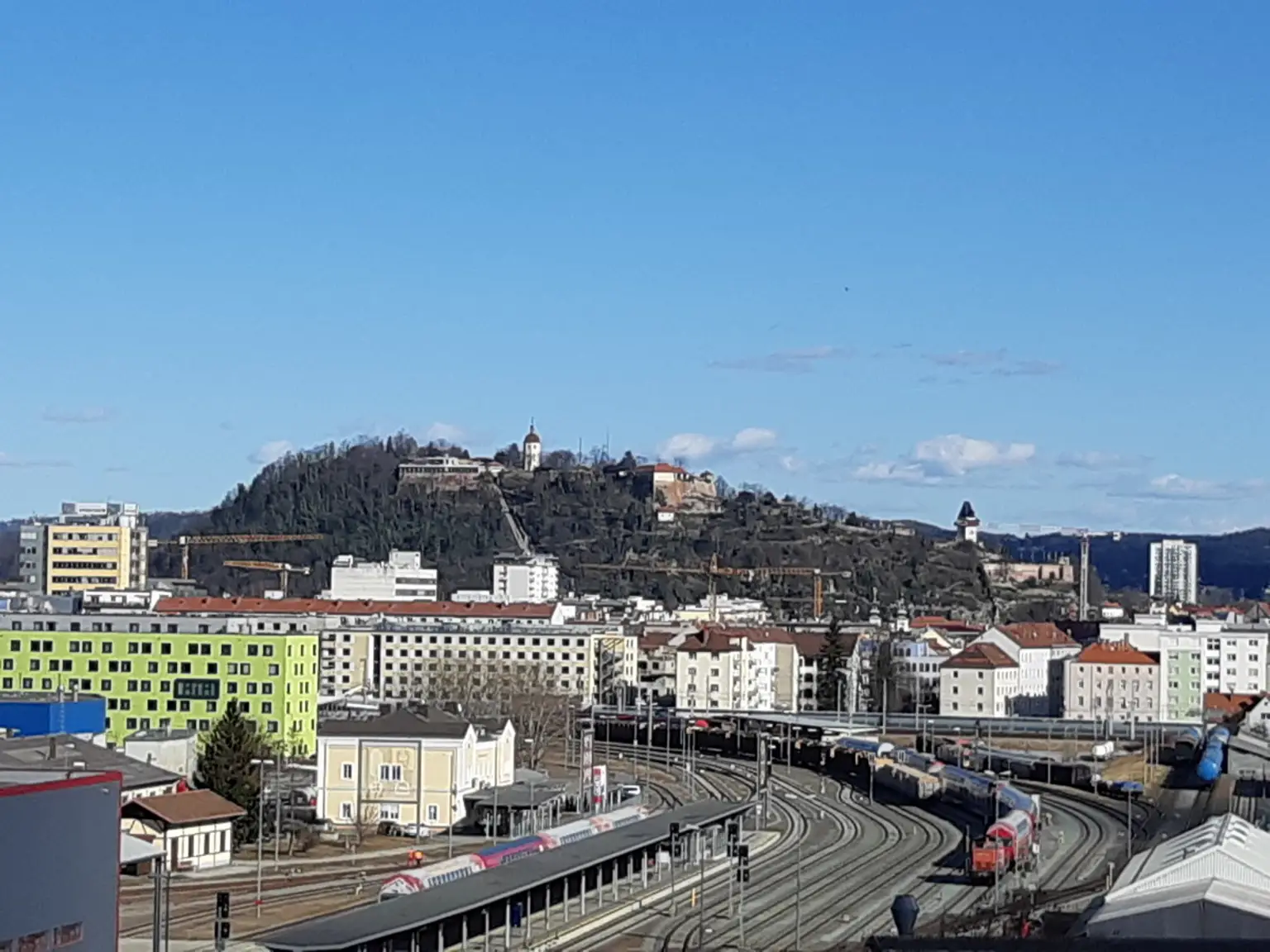 SONNIGE 2-ZIMMERWOHNUNG IN REININGHAUS MIT TOPAUSSTATTUNG INKL. 1. MONAT MIETFREI