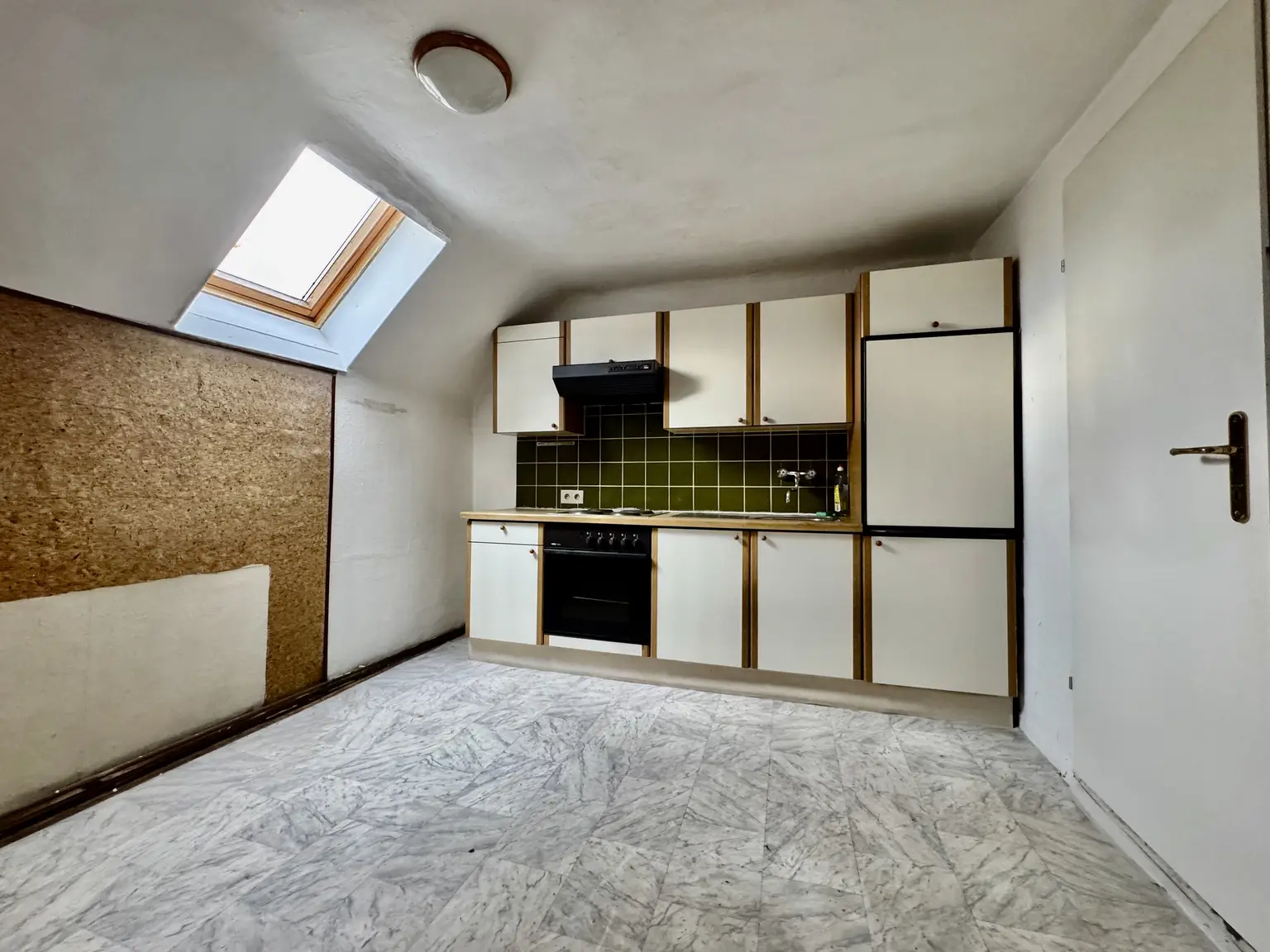 EINMALIGE GELEGENHEIT !!! HAUS MIT ZWEI WOHNEINHEITEN ZUM SUPERPREIS