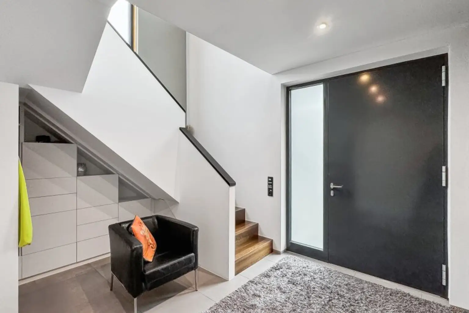 Exklusive Villa mit Indoor- & Outdoor-Pool, Smart-Home-Ausstattung und durchdachtem Raumkonzept