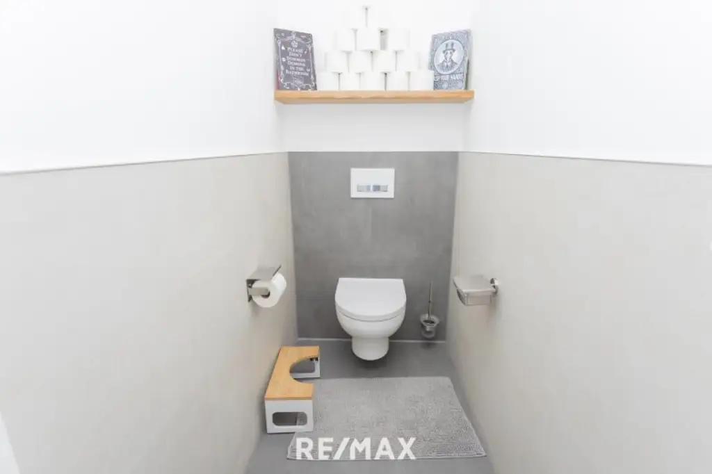 Herrliche DG-Maisonette mit 2 Hof-Terrassen bei der Volksoper, Währinger Straße