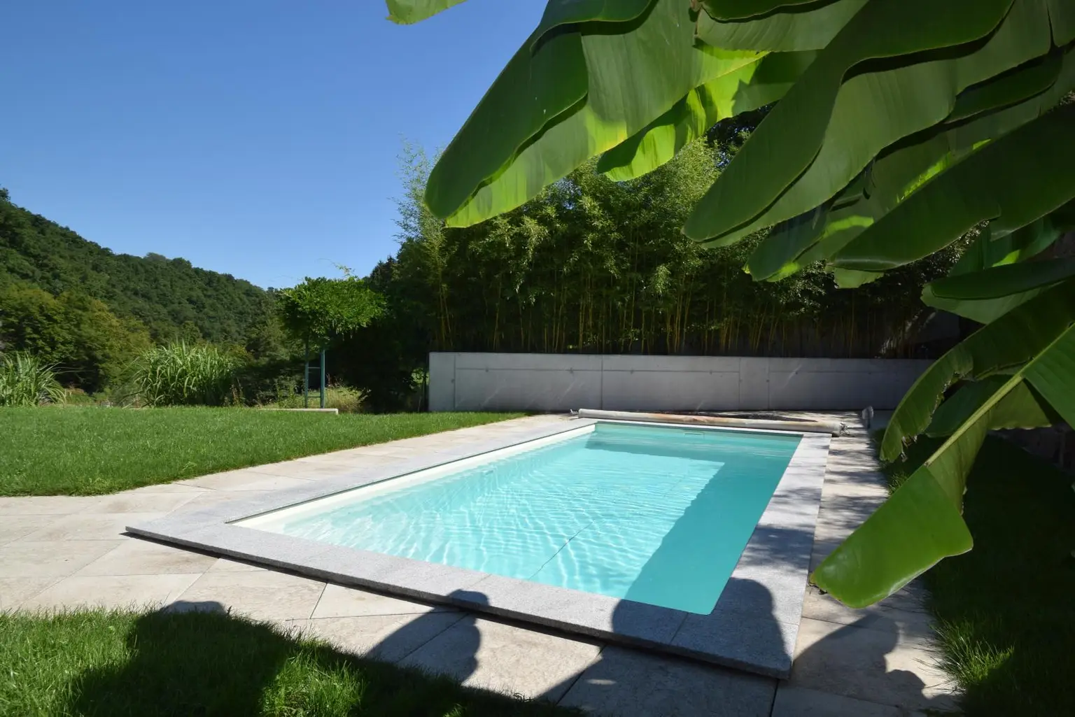 Schmuckes Haus mit Garten und Pool in Grünruhelage