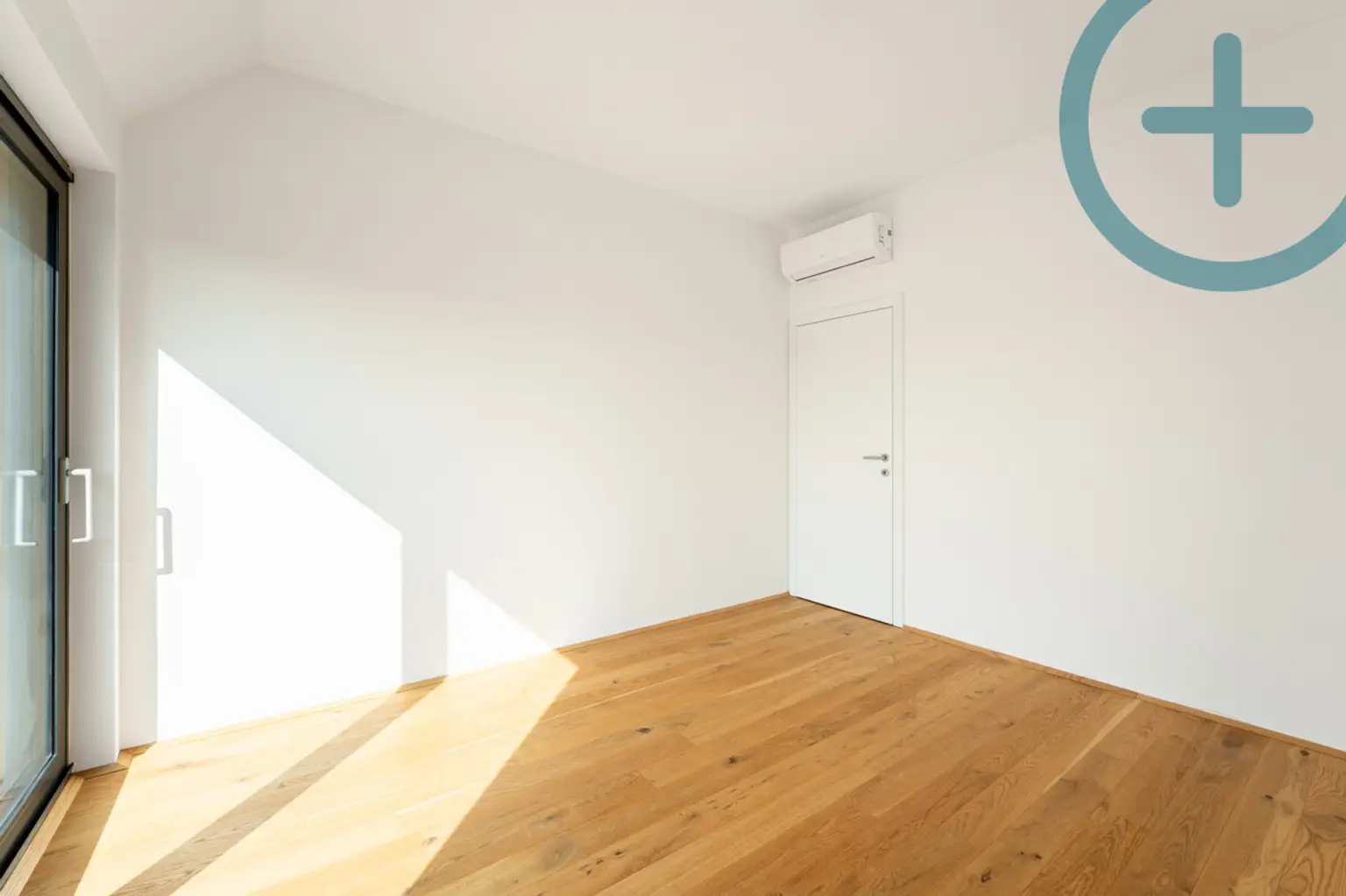 SONNNENSCHEINHIT MIT 2 TERRASSEN