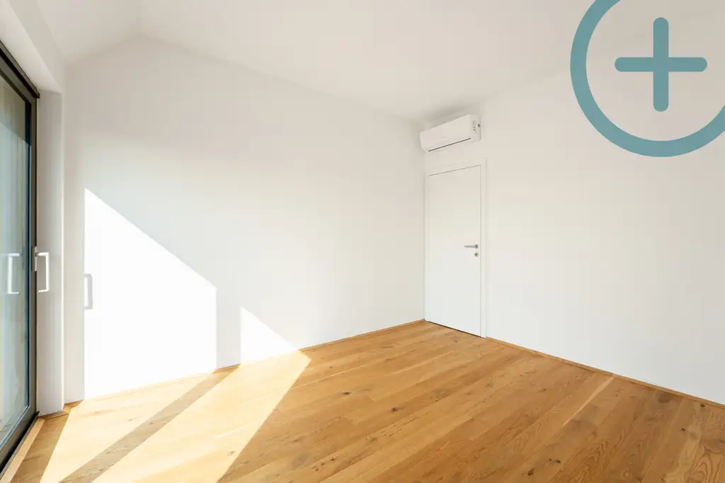 SONNNENSCHEINHIT MIT 2 TERRASSEN