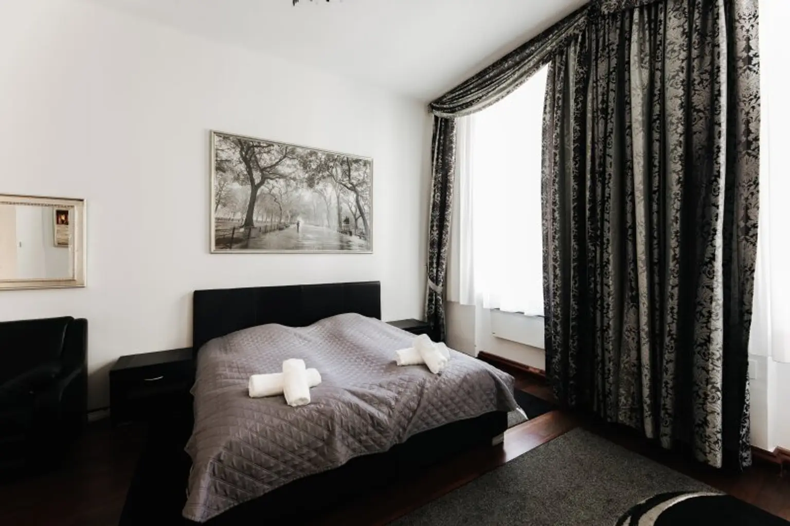 Stilvolle Altbauwohnung im Herzen der Wiener Innenstadt – vollmöbliert und sofort bezugsfertig