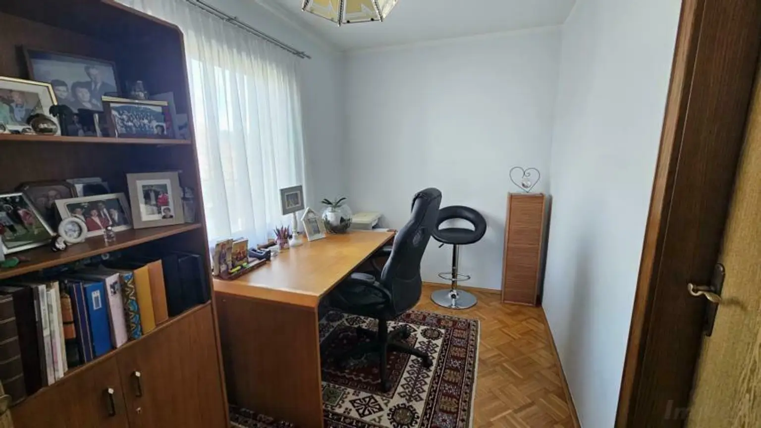 ** Geschmackvolles Zweifamilienwohnhaus - ca. 19ha LW-Fläche mit Wald ** unvergleichbarer Panoramablick auf Schloss Kapfenstein und das steirische Hügelland **
