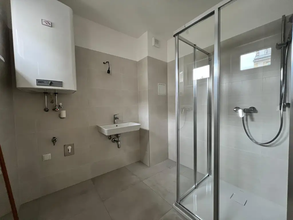 2-Zimmer-Wohnung in Meidlinger Bestlage – saniert & sofort verfügbar