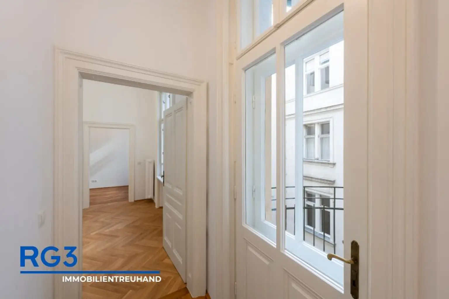 Repräsentative 5 Zimmer Wohnung mit Balkon