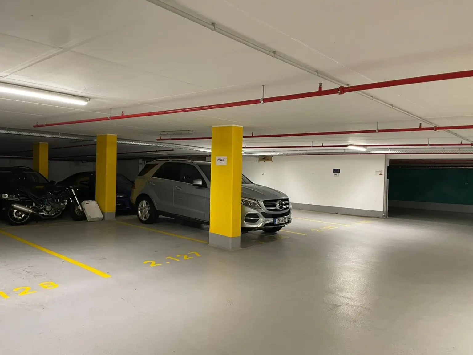 Tiefgaragenparkplatz UG