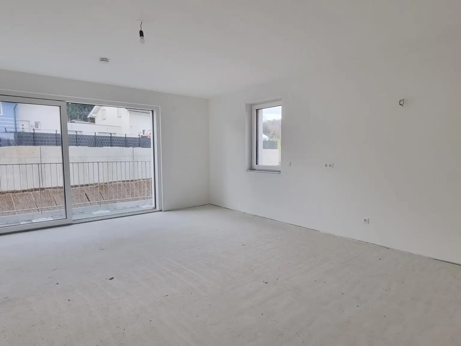 4-ZIMMER NEUBAUWOHNUNG IN SONNIGER RUHELAGE