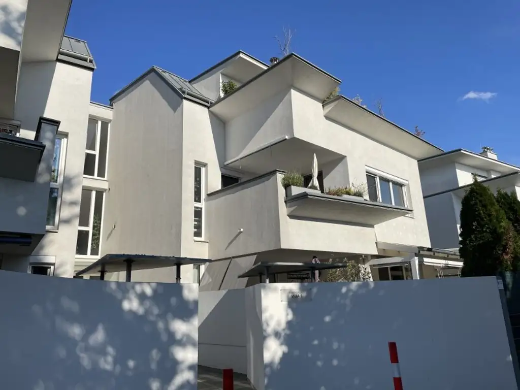 TOP 2-ZIMMMER-WOHNUNG ++ TERRASSE MIT FERNBLICK/GARAGE ++ NÄHE SCHWECHAT!