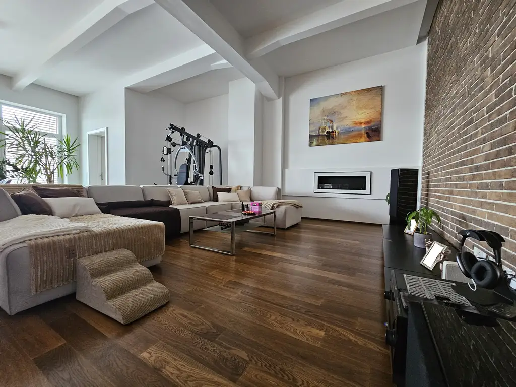 -=LOFT=- Luxuriöse Wohnung mit Terrasse, Garage und Fußbodenheizung in 1100 Wien!