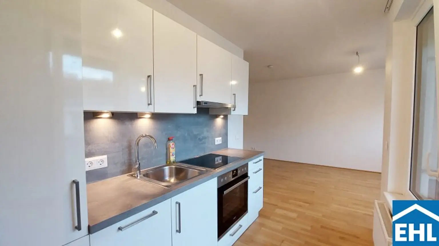 Traumhafte Wohnung mit großzügiger Freifläche!