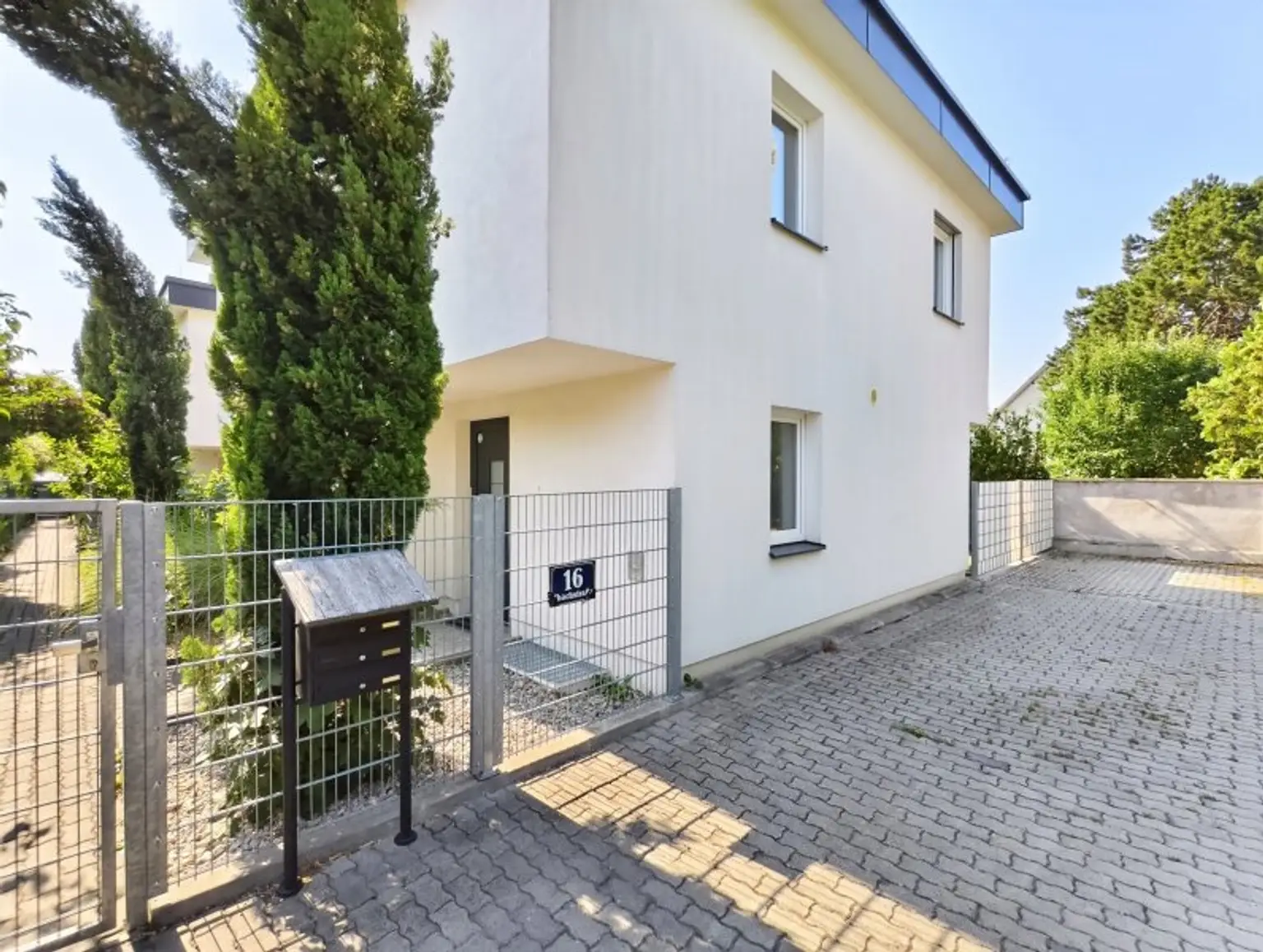 Außenansicht straßenseitig