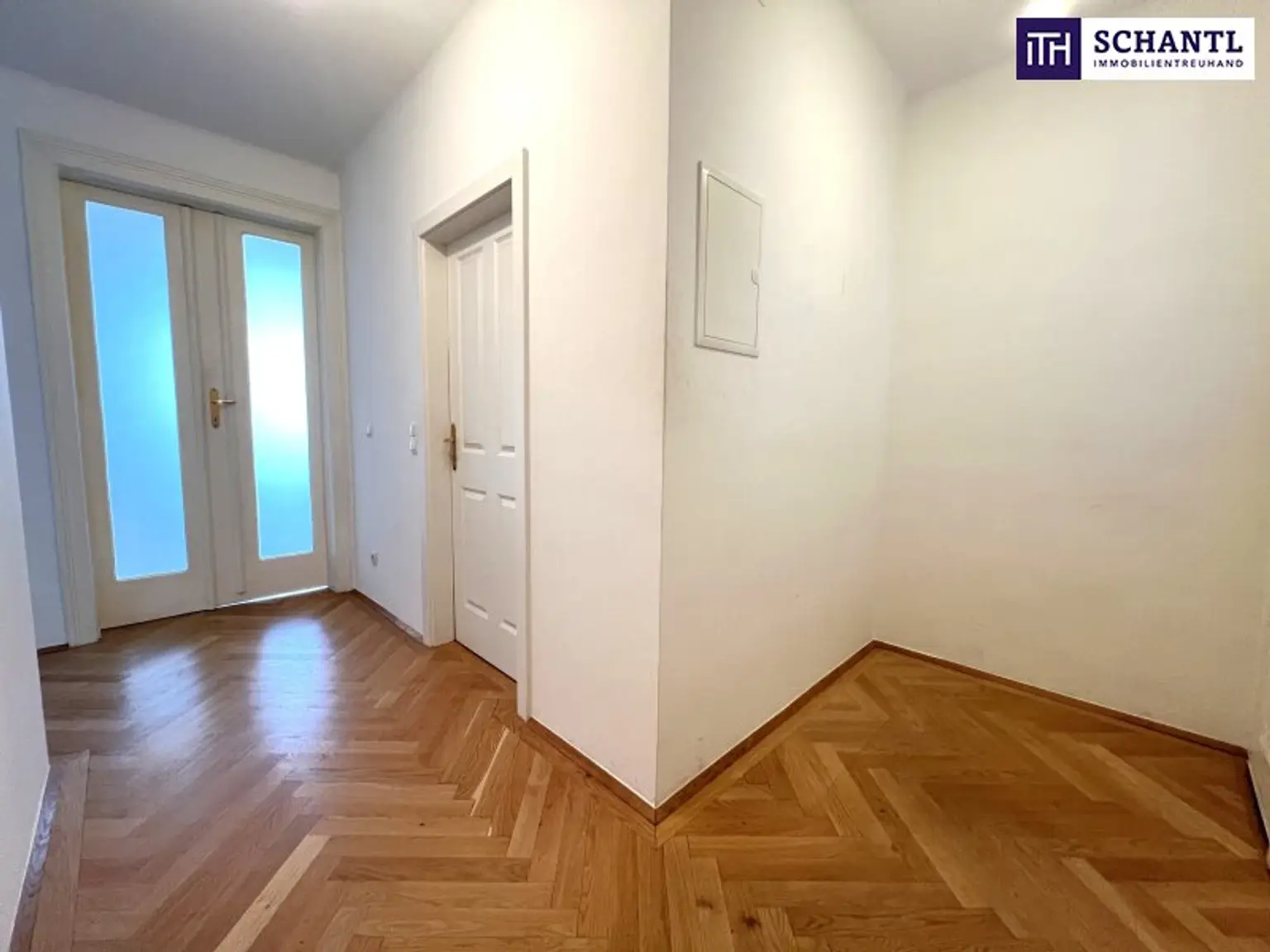 Da ist er – Ihr Wiener Wohntraum! Altbaujuwel im letzten Stock mit Balkon & Klima – jetzt zugreifen!