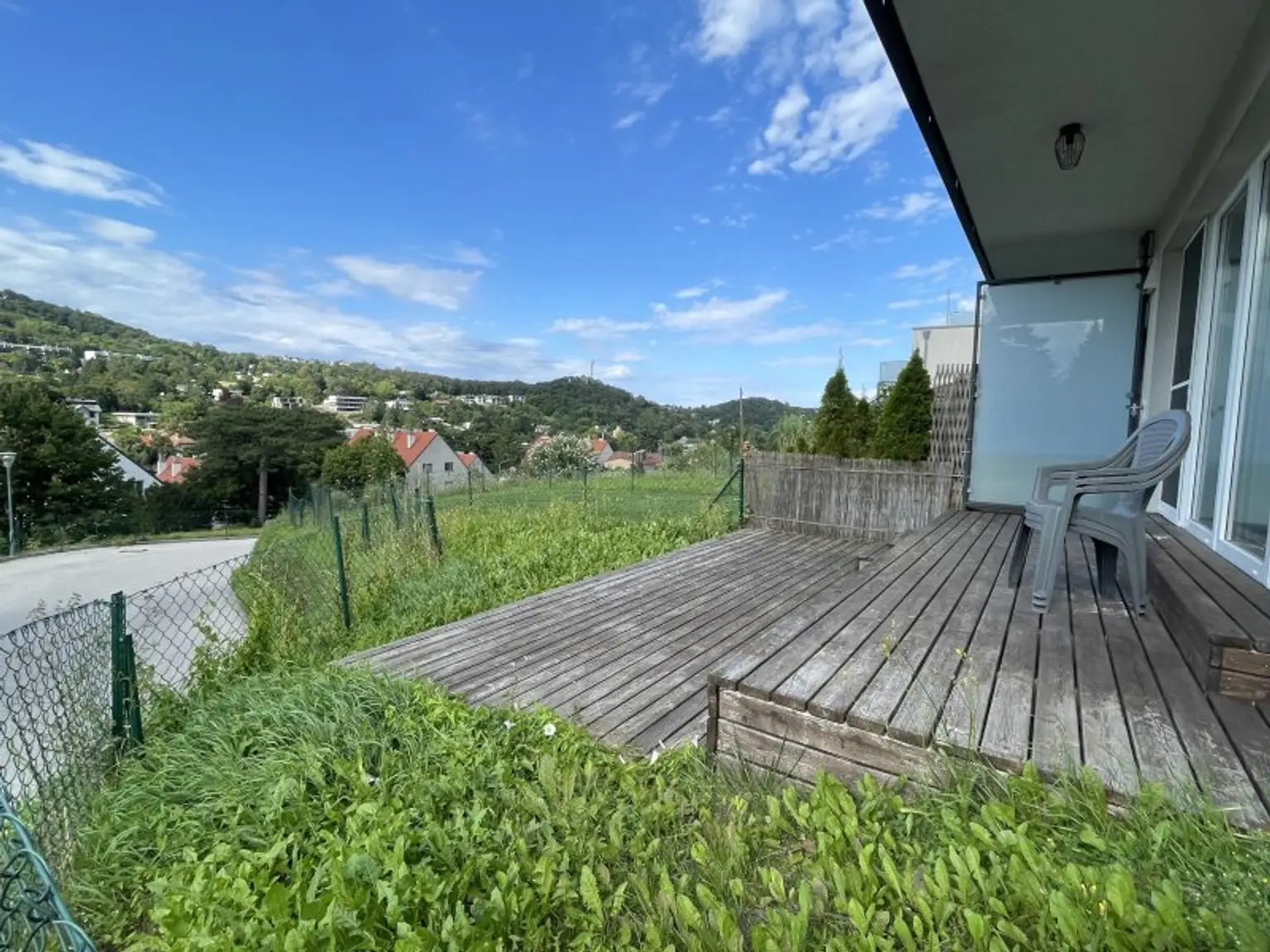 Charmante 2-Zimmer-Wohnung mit Terrasse und Garten, sowie zwei Aussenstellplätze