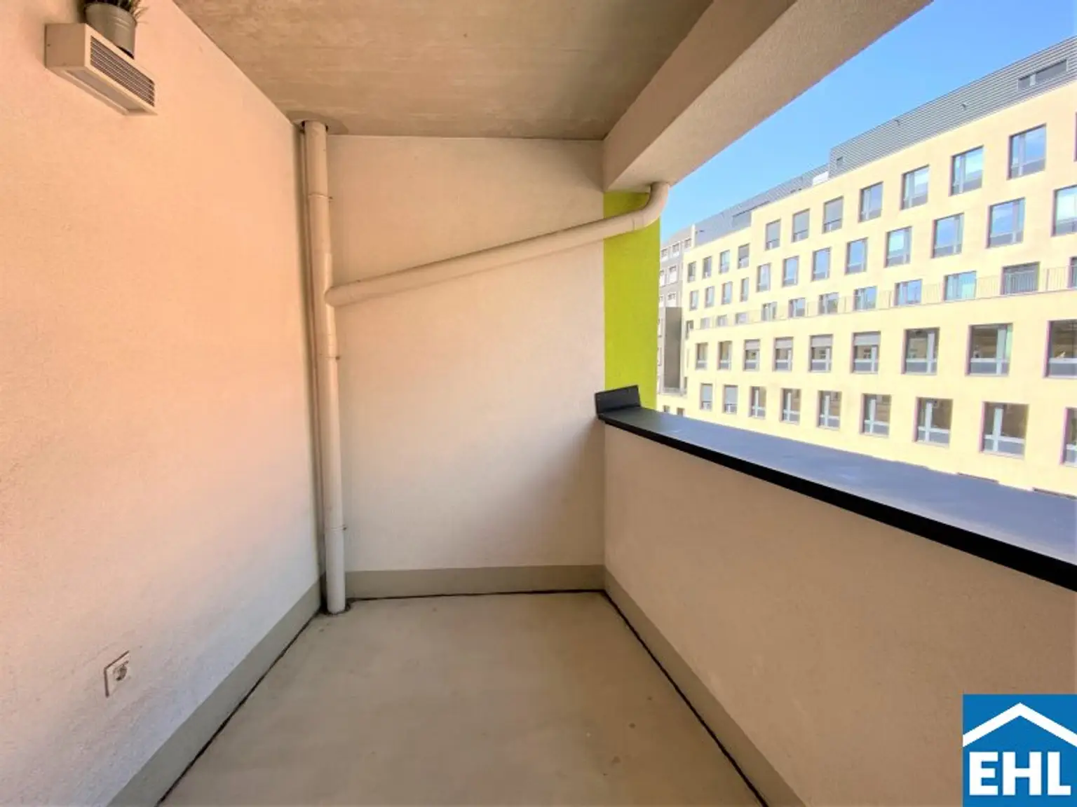 Freundliche 2 Zimmerwohnung mit Loggia in zentraler Lage