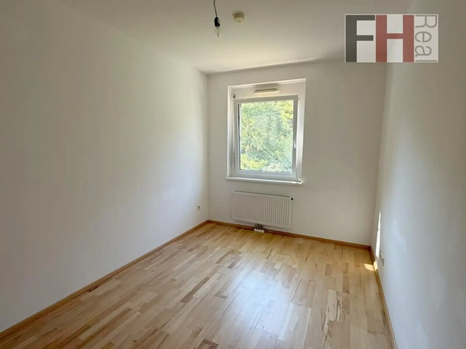 Schöne 3-Zimmer Wohnung mit Balkon und 2 Parkplätzen in Purkersdorf, Kernzone Wien!