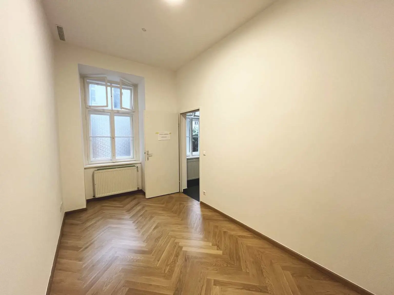 Gemütliche 2 Zimmer Wohnung mit Eigengarten
Nähe Altes AKH