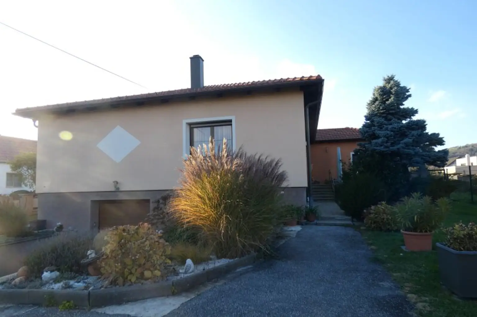 TOP GEPFLEGTES WOHNHAUS MIT GARTEN NATURNAH