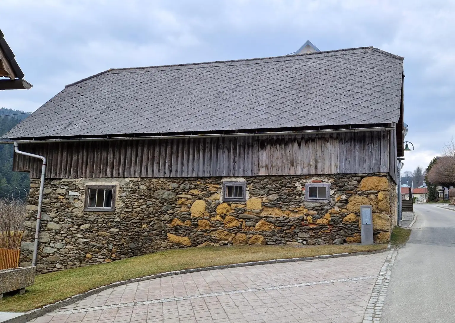 Ansicht Straße Nebengebäude