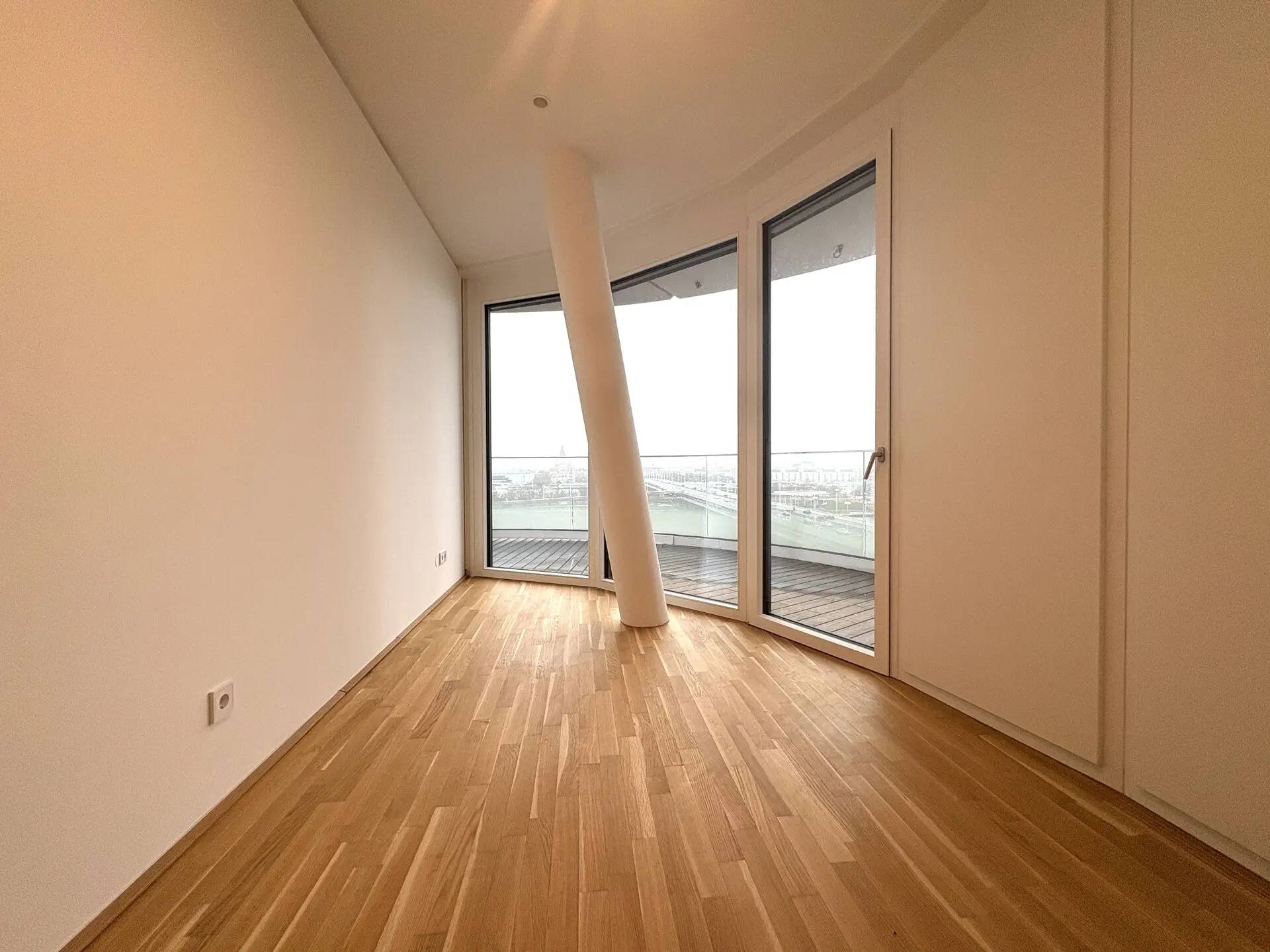 20251215_115609779_iOS