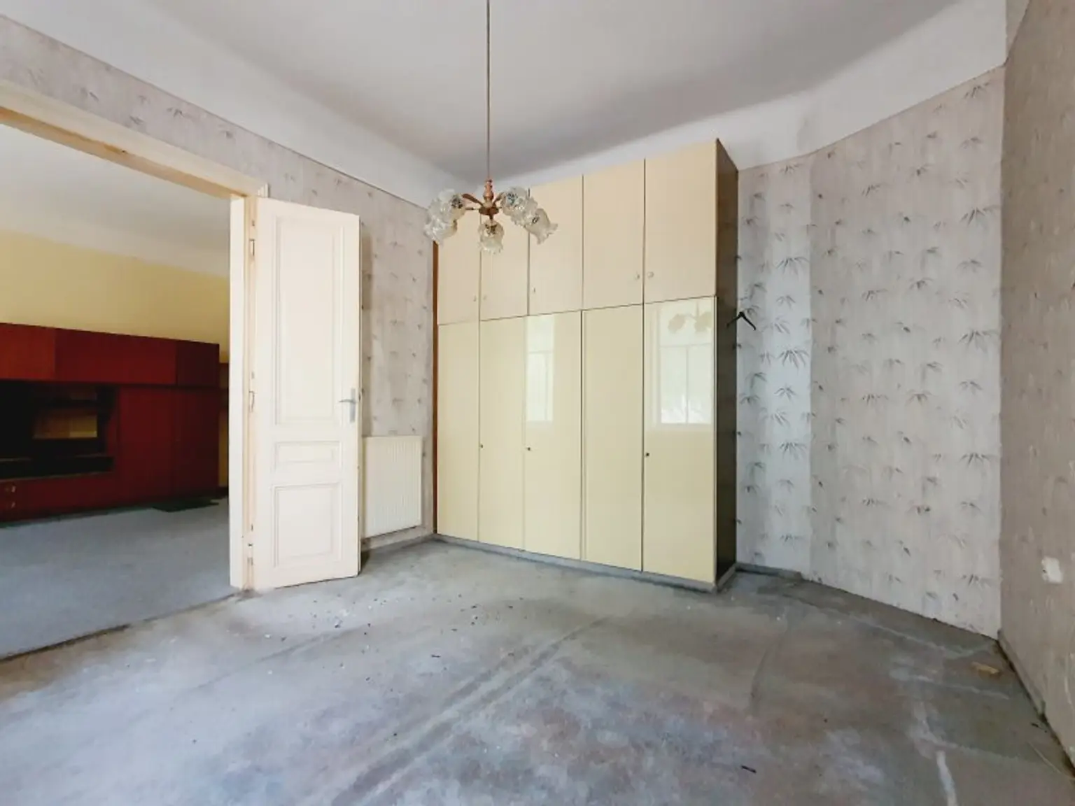 Unsanierte Wohnung in einem wunderschön sanierten Stilaltbau - Gaußplatz/Augarten