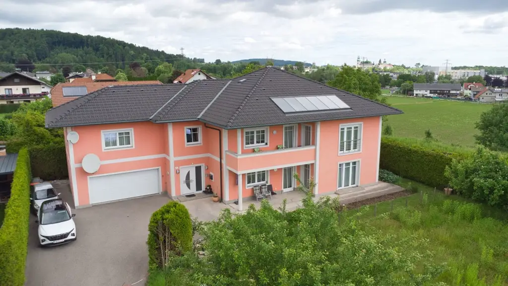 Viel Wohnplatz, wenig Gartenpflege – Ihr neues Zuhause in Regau!