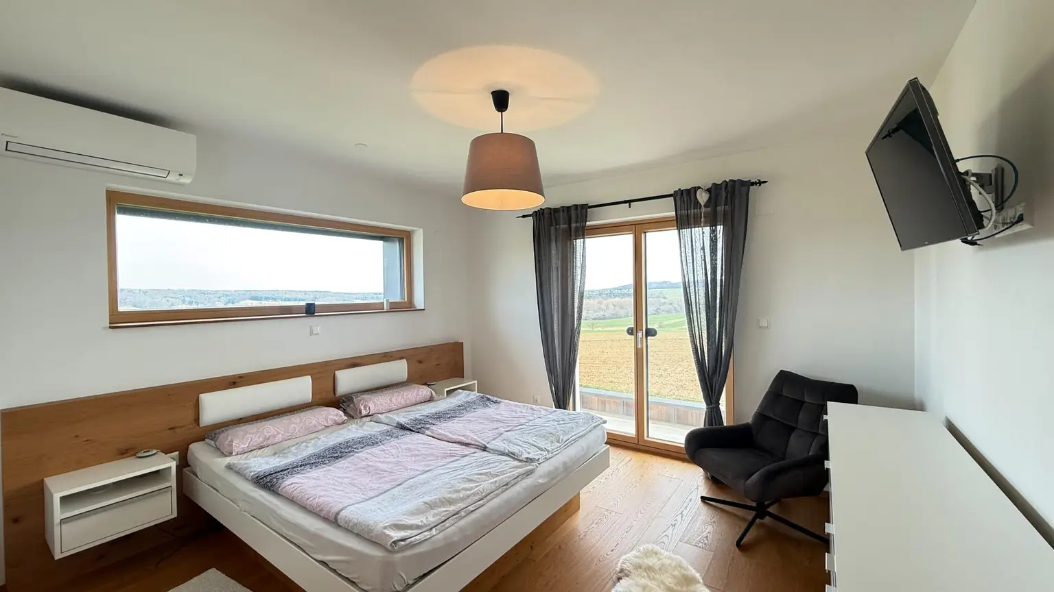 Elternschlafzimmer OG