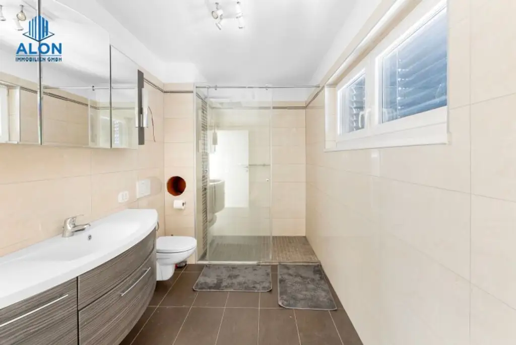 EXKLUSIVES WOHNHAUS | WOHNTRAUM | GROSSER GARTEN MIT WHIRLPOOL & SAUNA