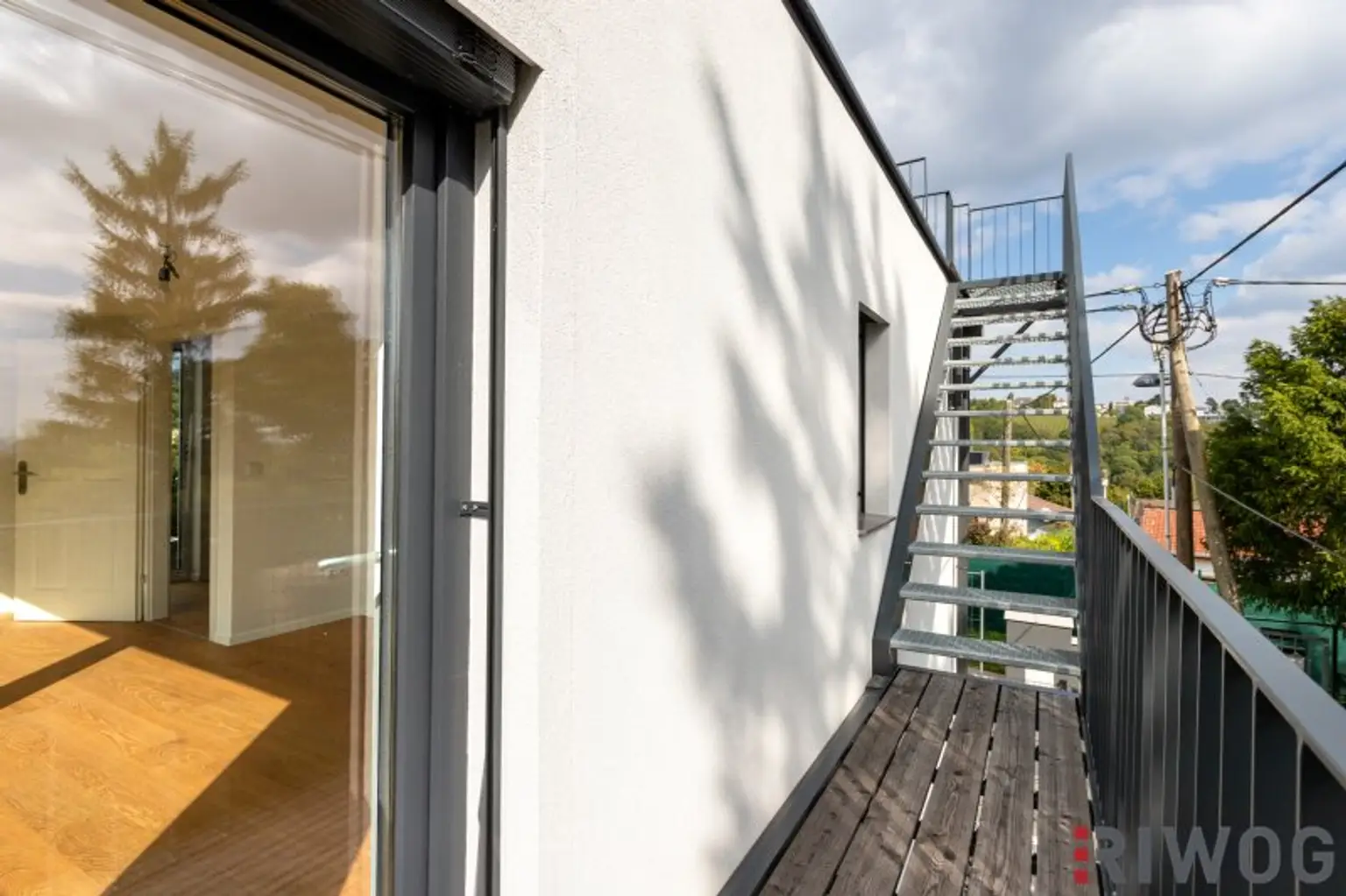 MINI VILLA AM HACKENBERG MIT CA. 37m² DACHTERRASSE UND IMPOSANTEM WEITBLICK AUF DIE CITY - EIGENGRUND IM KLEINGARTEN - GANZJÄHRIG BEWOHNBAR