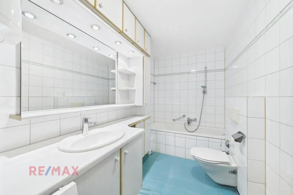 Sonne, Ruhe, Komfort: Helle 2-Zimmer-Wohnung mit großzügigem Balkon