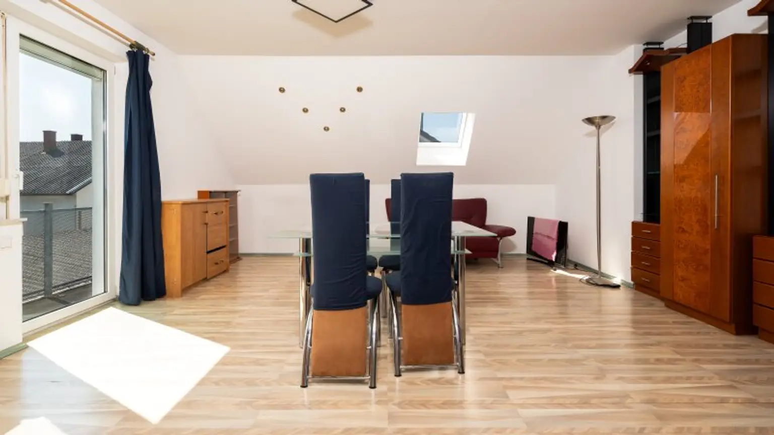 Kapitalanlage mit Potential – 2 Häuser auf Eckgrundstück mit rund 938 m² Grundstücksfläche!
