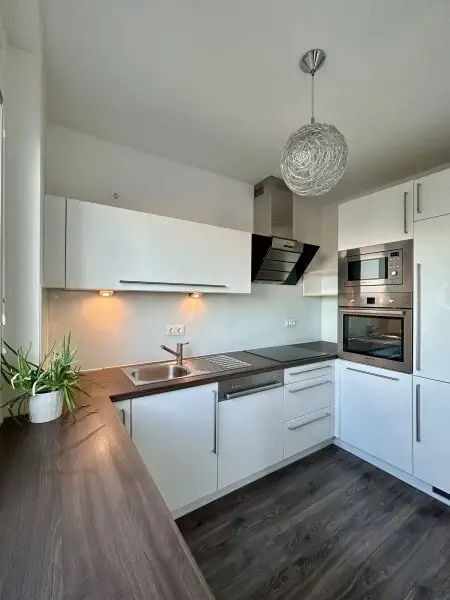 Einzigartige Dachgeschosswohnung mit Traum-Ausblick auf den Kahlenberg!