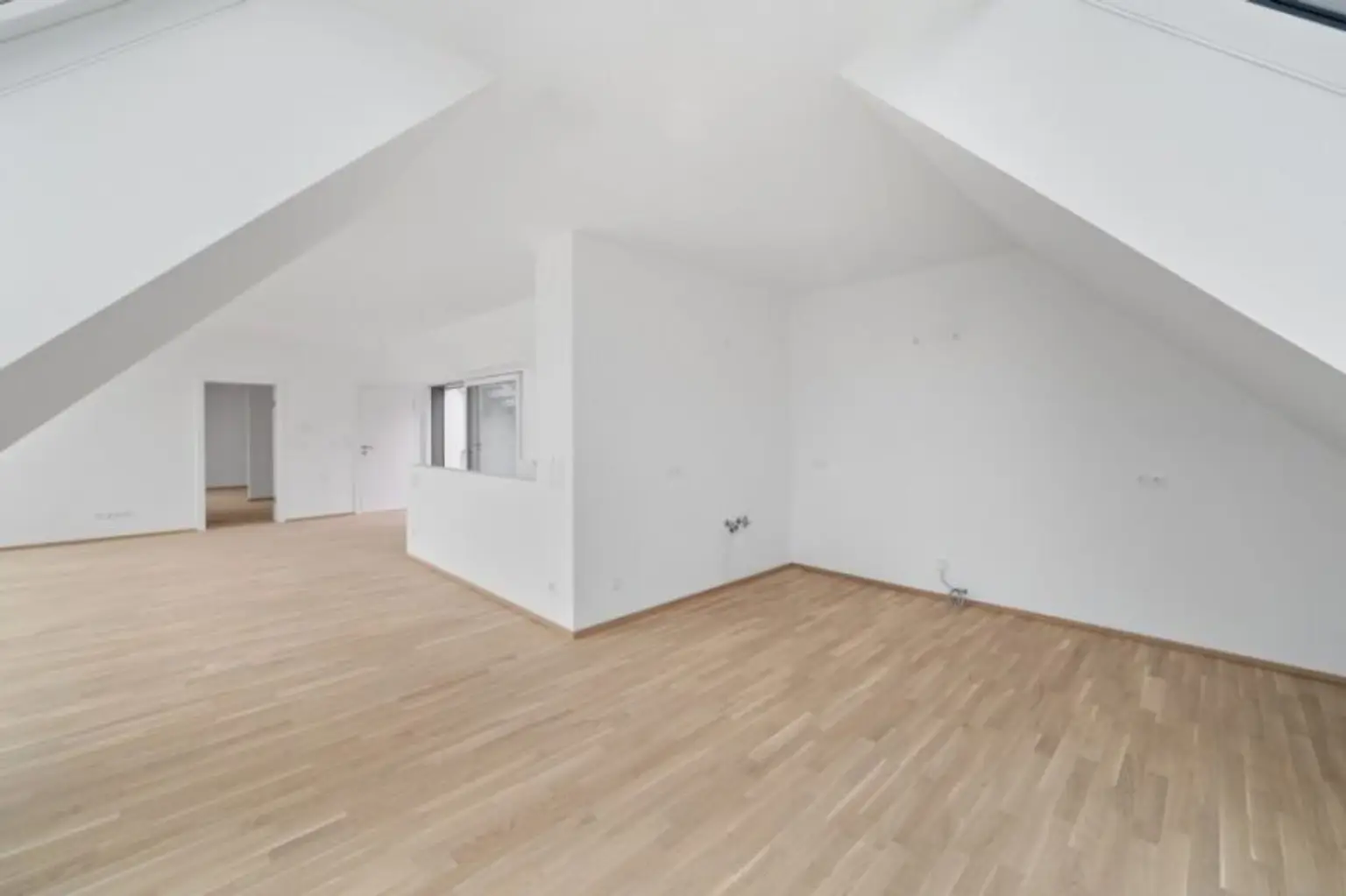 ERSTBEZUG ! Exklusives 148 m² Dachwohnung mit 3 Terrassen in generalsaniertem Gebäude (Top 21)