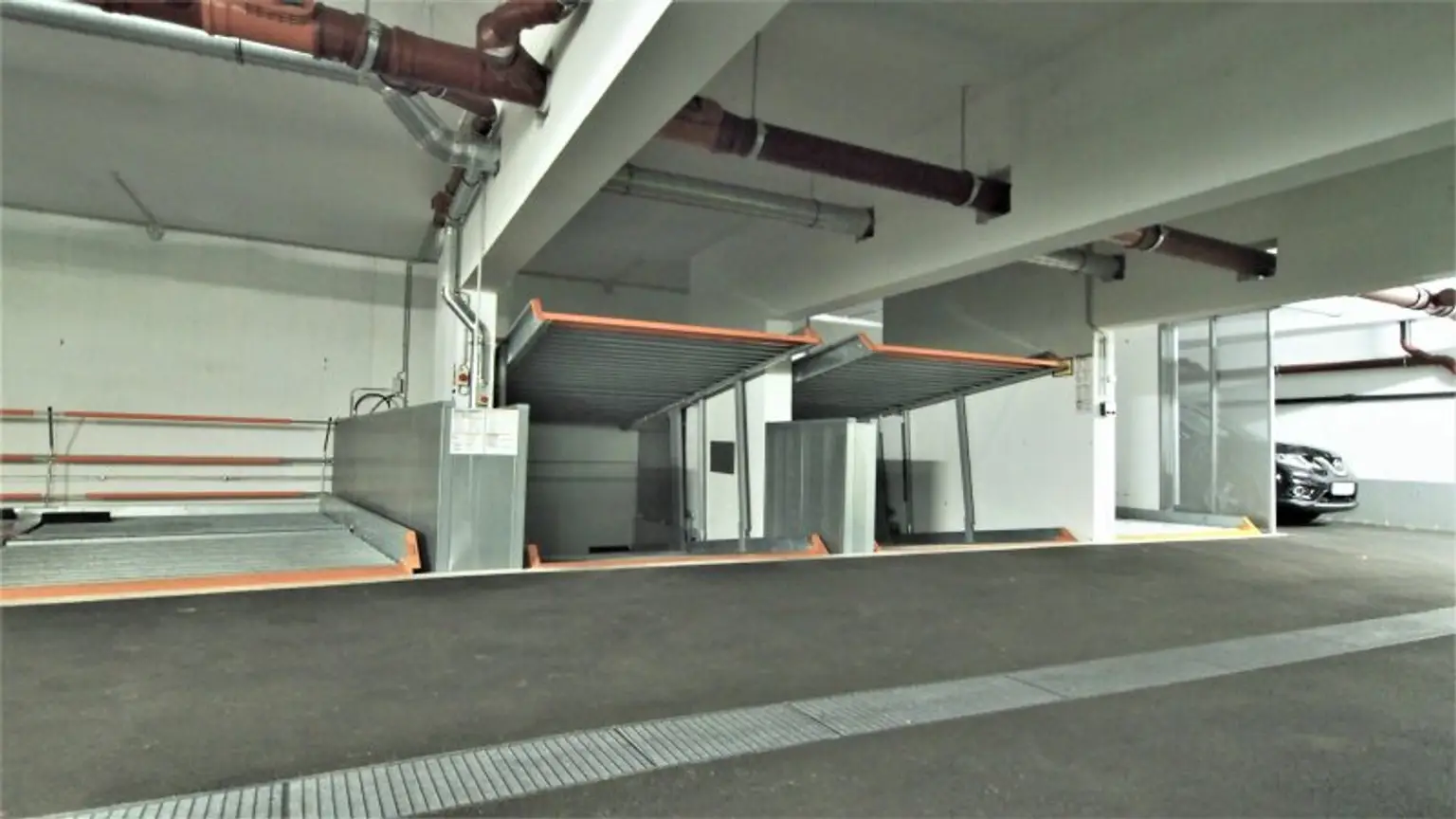 Moderner Stapelparkplatz in der Gersthoferstraße!
