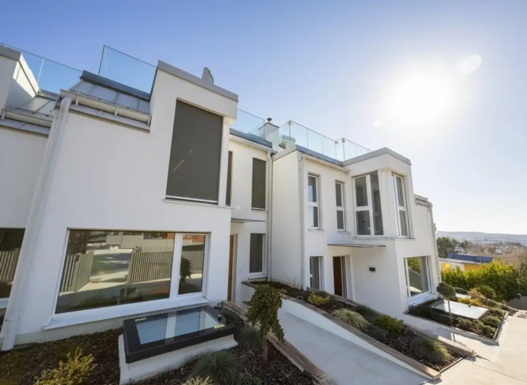 Erstbezug - Design-Domizil mit Dachterrasse und Garten in Hietzinger Grünlage
