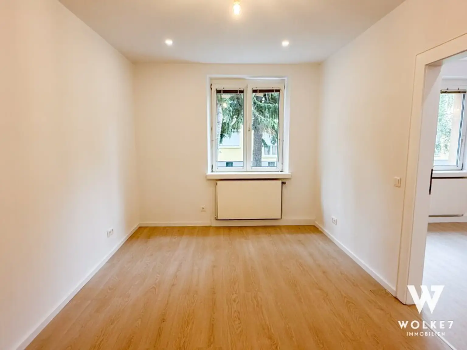 PROVISIONSFREI: Erstbezug nach Sanierung - 2 Zimmer mit offener Gestaltung  I Kernsanierung 2025 I Nähe Landesklinikum Mödling I