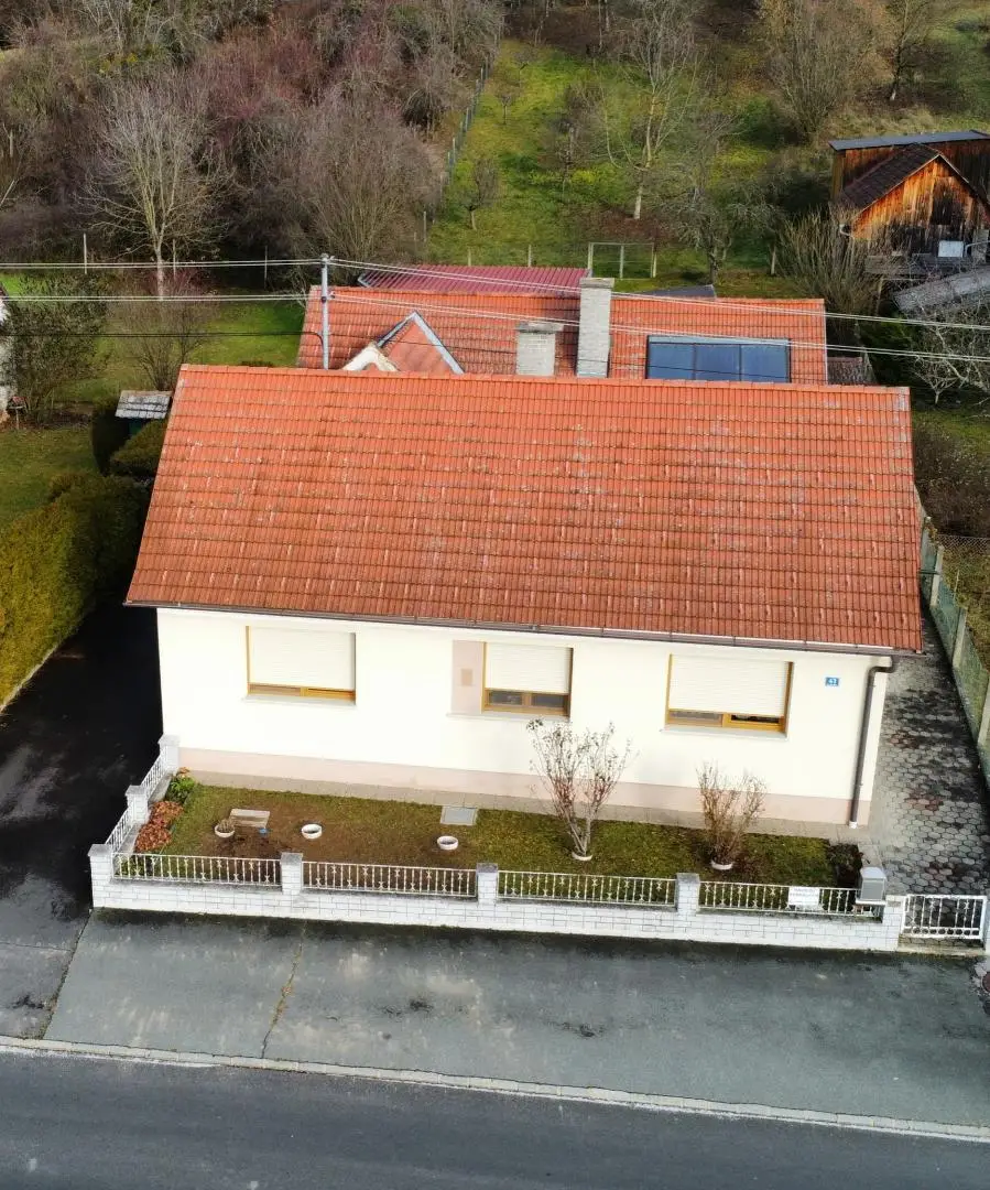 Drohnenfoto Haus von vorne