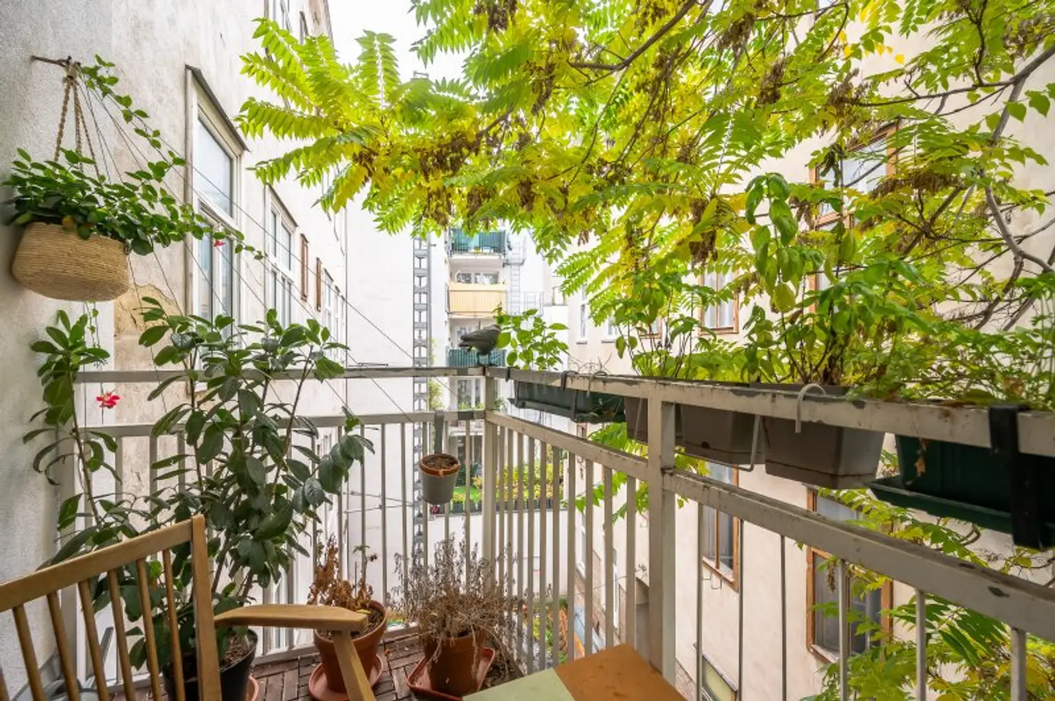 ++NEU++ Premium 2-Zimmer ALTBAUWohnung in fantastischer Lage mit Balkon!