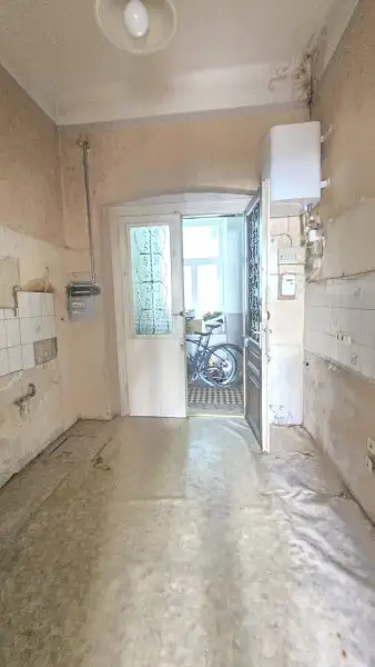 Unsaniert, ein Zimmer- Wohnung, Messe Prater U2