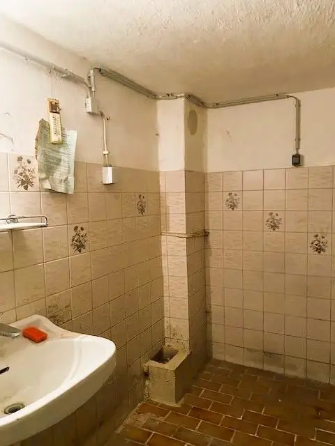 Einfamilienhaus am Stadtrand von Gloggnitz! Garten und romantisches Nebengebäude!