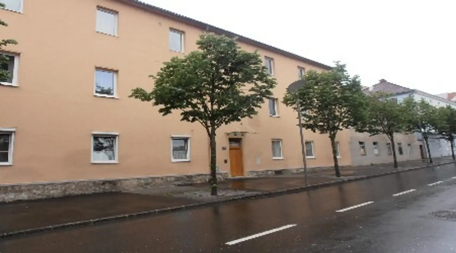 Möblierte 2-Zimmer-Wohnung im Erdgeschoß eines Wohnhauses im Zentrum von Bruck/Mur zu mieten !